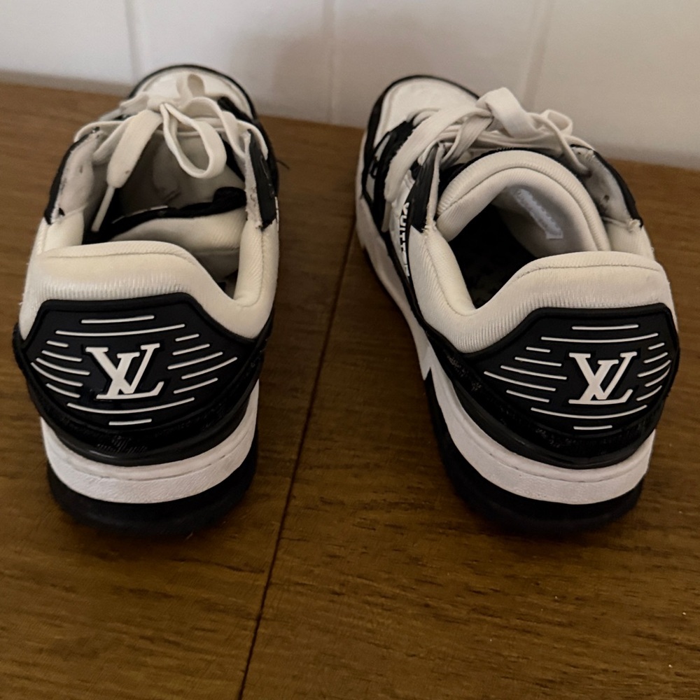 Louis Vuitton Men’s White and Black Low-Top Sneakers - Picture 2 of 5